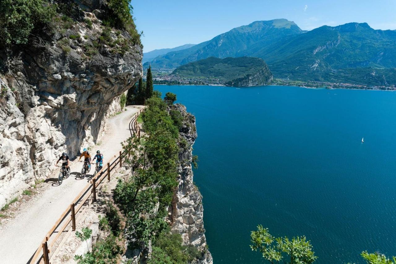 Sun & Fun Apartment - Morena Riva del Garda Extérieur photo